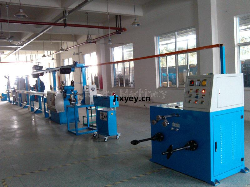 Ф70+35型PLC電(dian)腦(nao)式(shi)高(gao)速(su)押(ya)出(chu)機(ji)