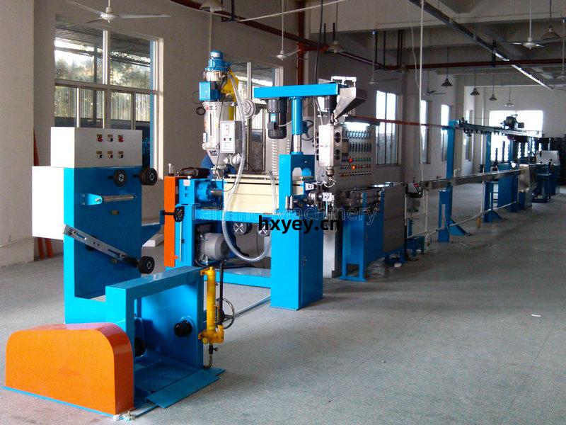 Ф50型(xing)高(gao)速押(ya)出機