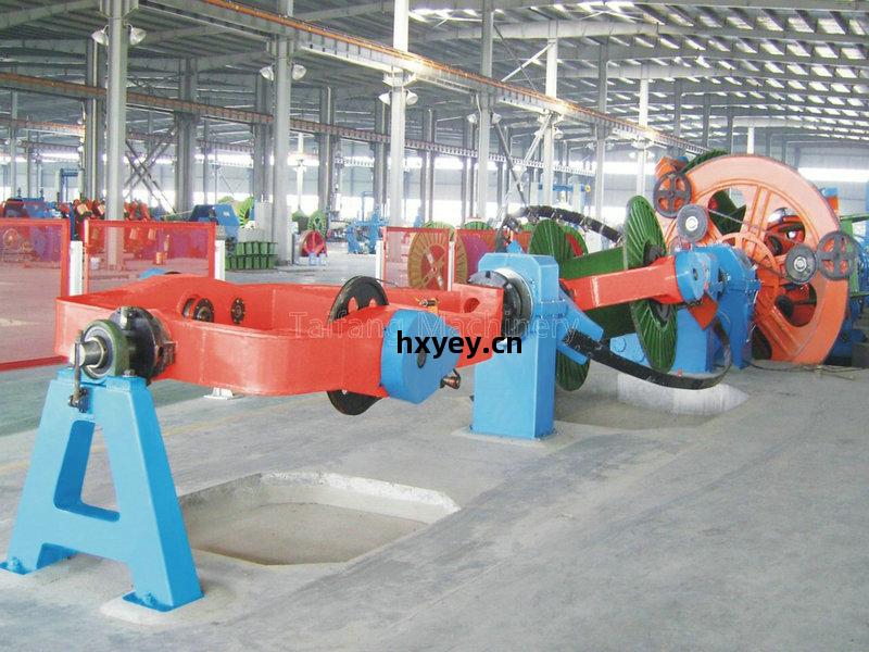 1600-1+1+3 型(xing)搖籃式成(cheng)纜(lan)機