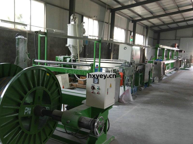 Ф100型(xing)PLC電腦式高速押出(chu)機(ji)