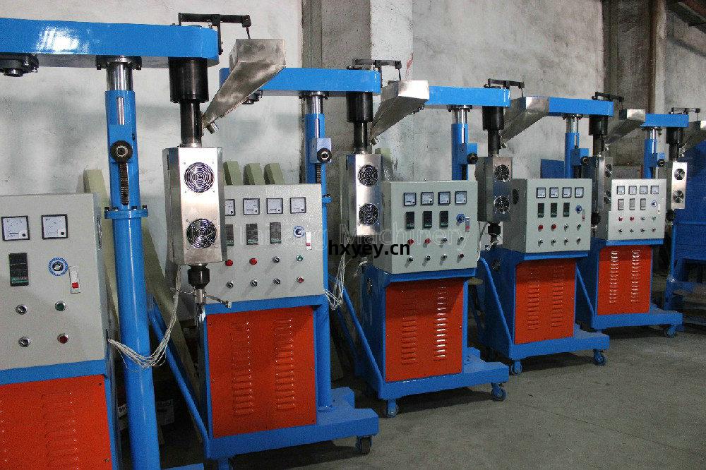 立(li)式(shi)註條(tiao)機(ji)